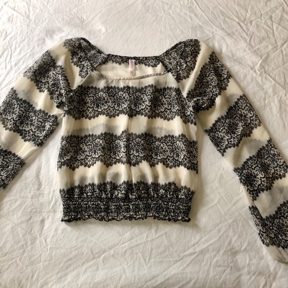 black/white detailed top